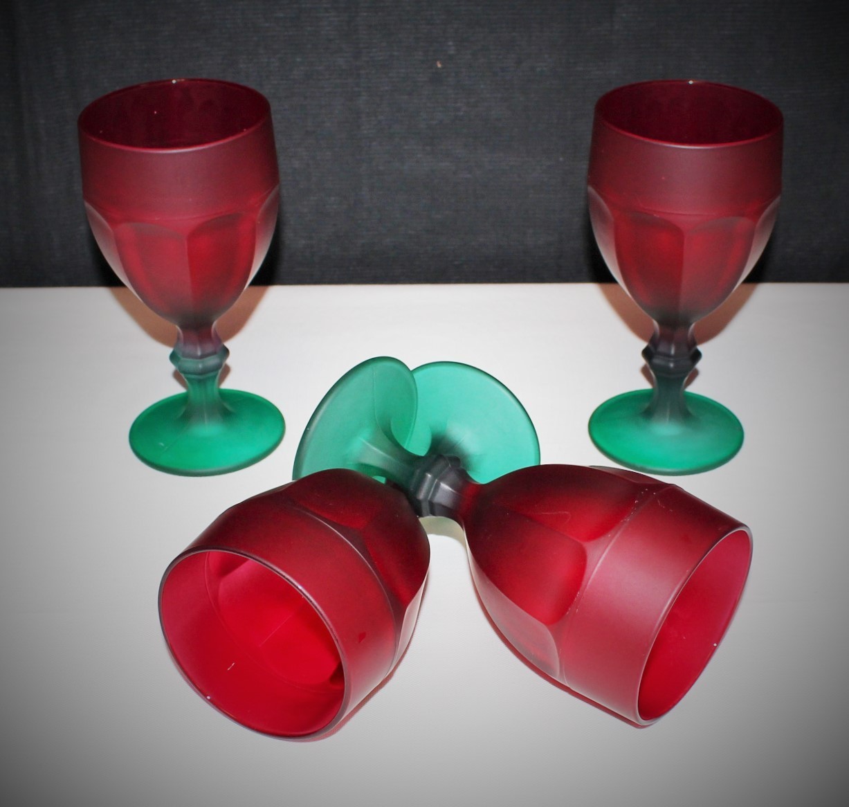 Set of 4 Libbey Duratuff Frosted Red/Green Satin Finish 6 3/4" Stem Glass Goblets