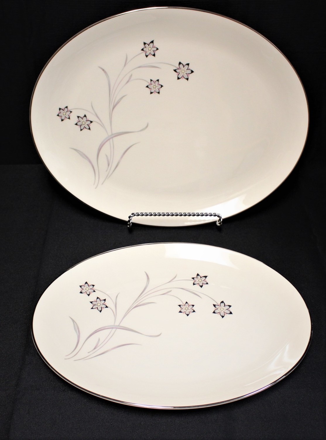Set of 2 Flintridge Starflower 14" & 16" Oval Serving Platters w/ Platinum Trim