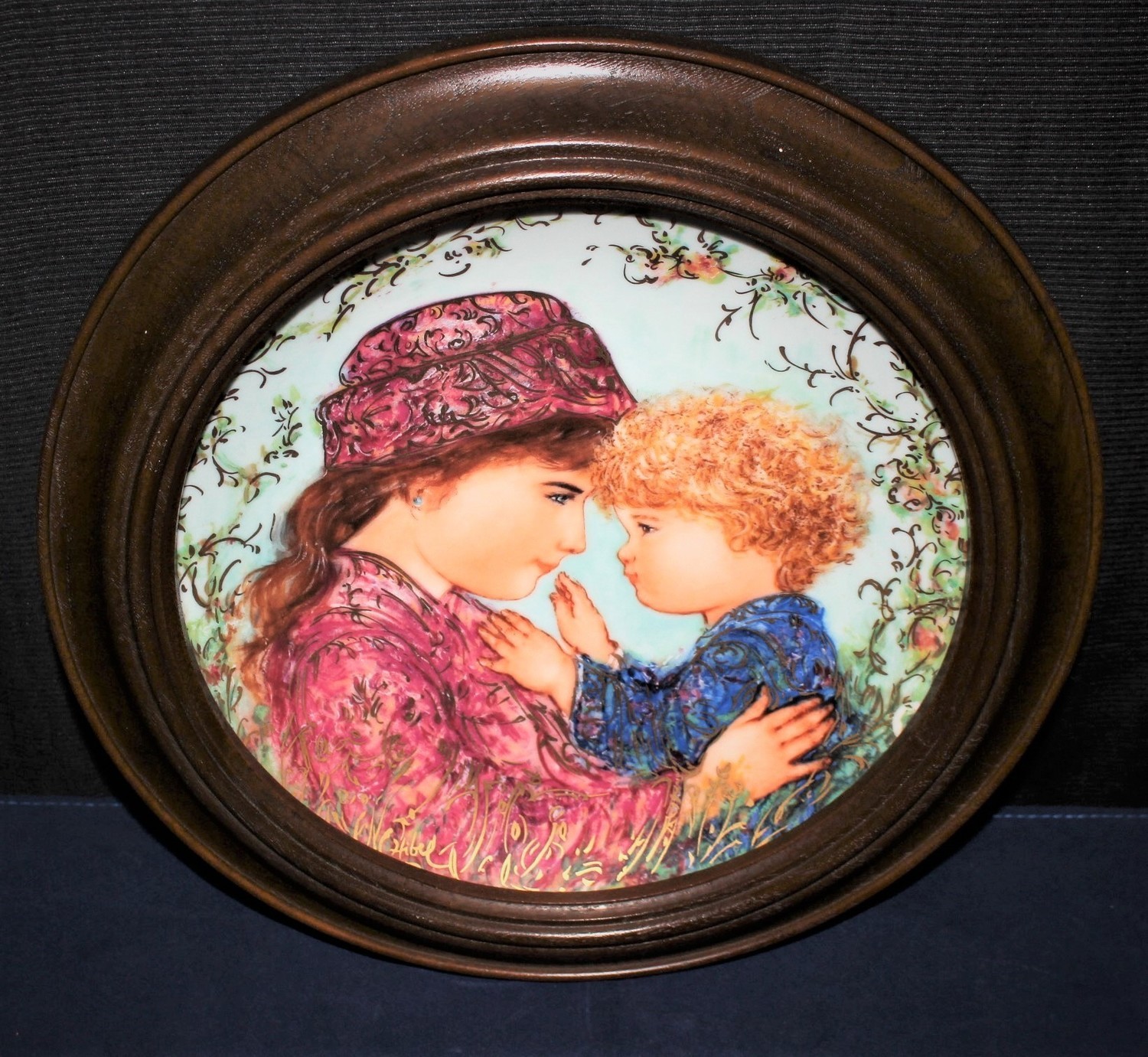 Knowles 1988 Mother’s Day “Sarah & Tess” by Edna Hibel Framed Plate, #2880A