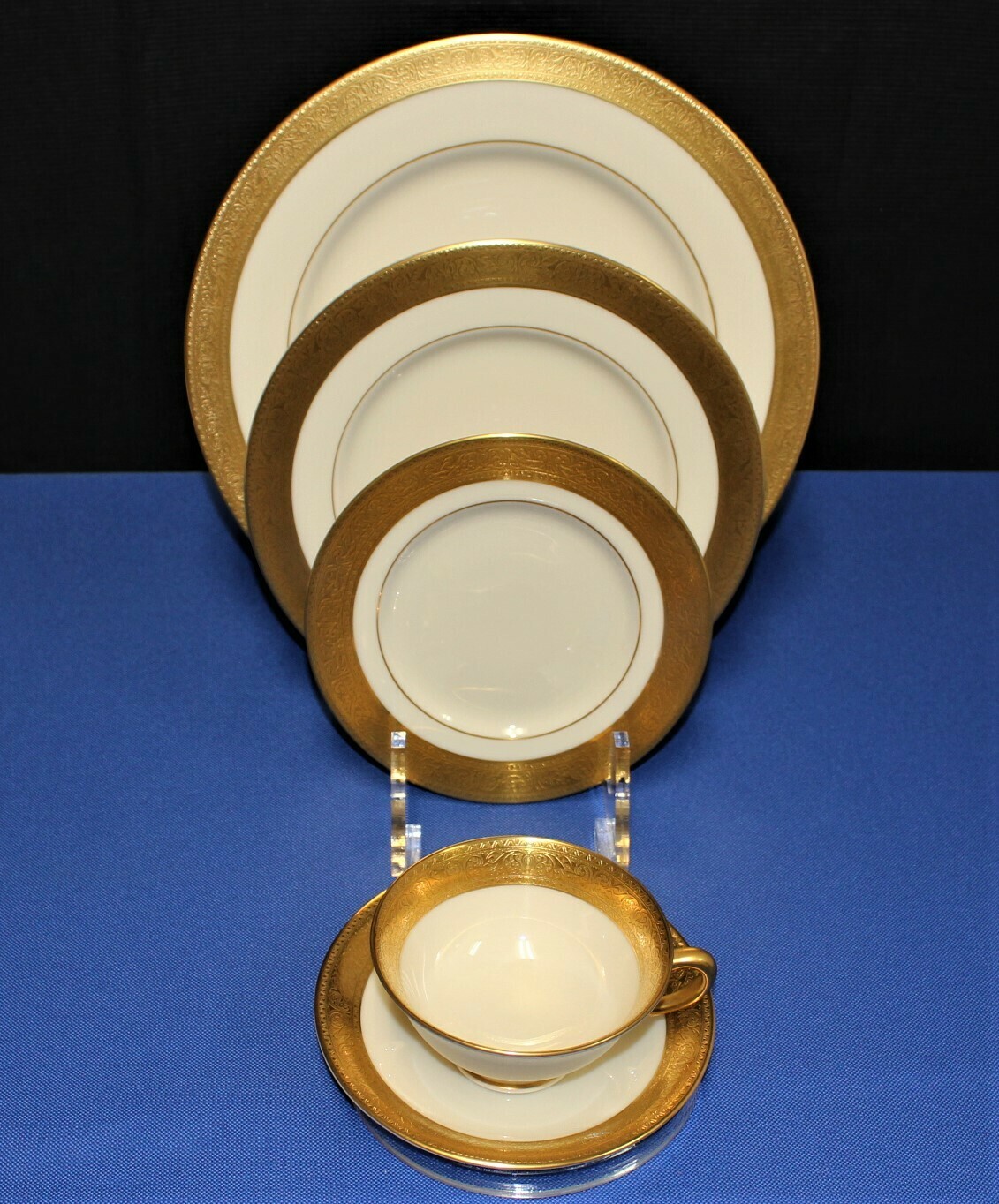 Lenox Westchester Presidential Gold Encrusted Band China 5-Piece Place Setting