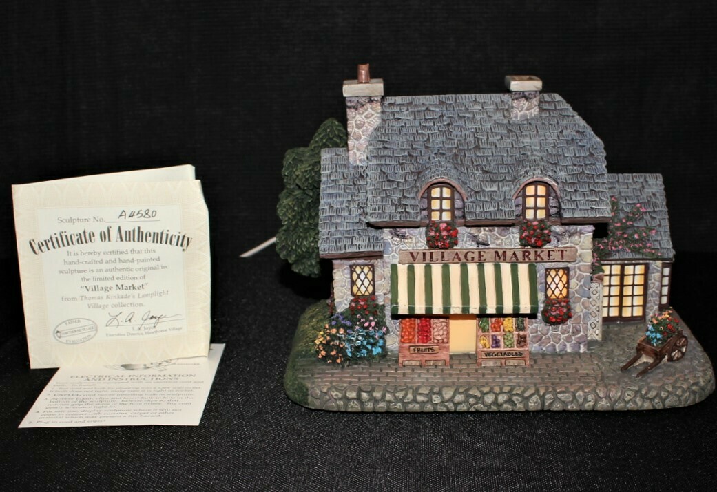 Thomas Kinkade 2001 “Village Market” Hawthorne Lamplight House #A4580
