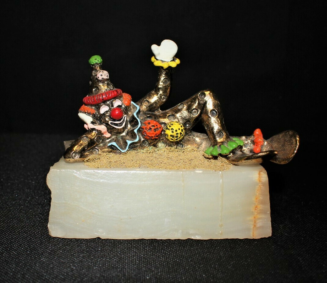 Ron Lee 1979 PINKY Lying Down Waving Clown Sculpture Figurine #112, Signed
