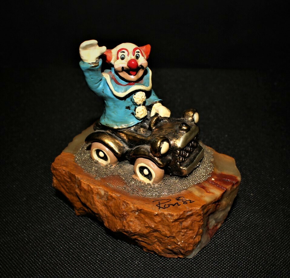 Ron Lee 1982 Bozo the Clown in Gold Car Sculpture Figurine, Signed