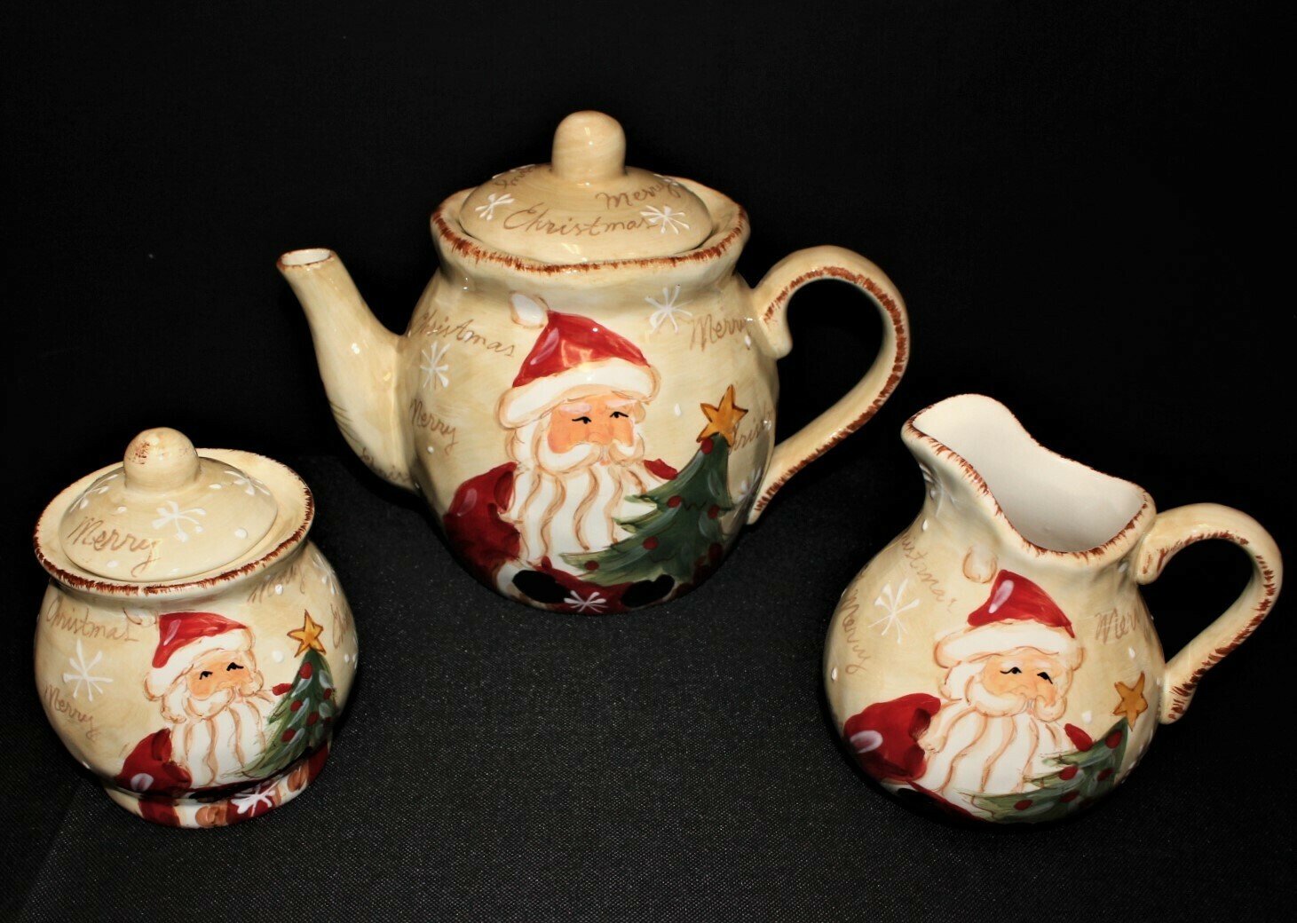 Maxcera Woodland Santa 5-Piece Teapot with Lid, Creamer & Covered Sugar Bowl Set