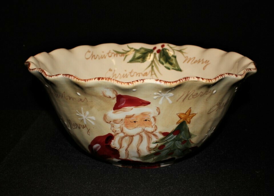 Maxcera Woodland Santa Medium 10&quot; Hand Painted Christmas Scallop Serving Bowl