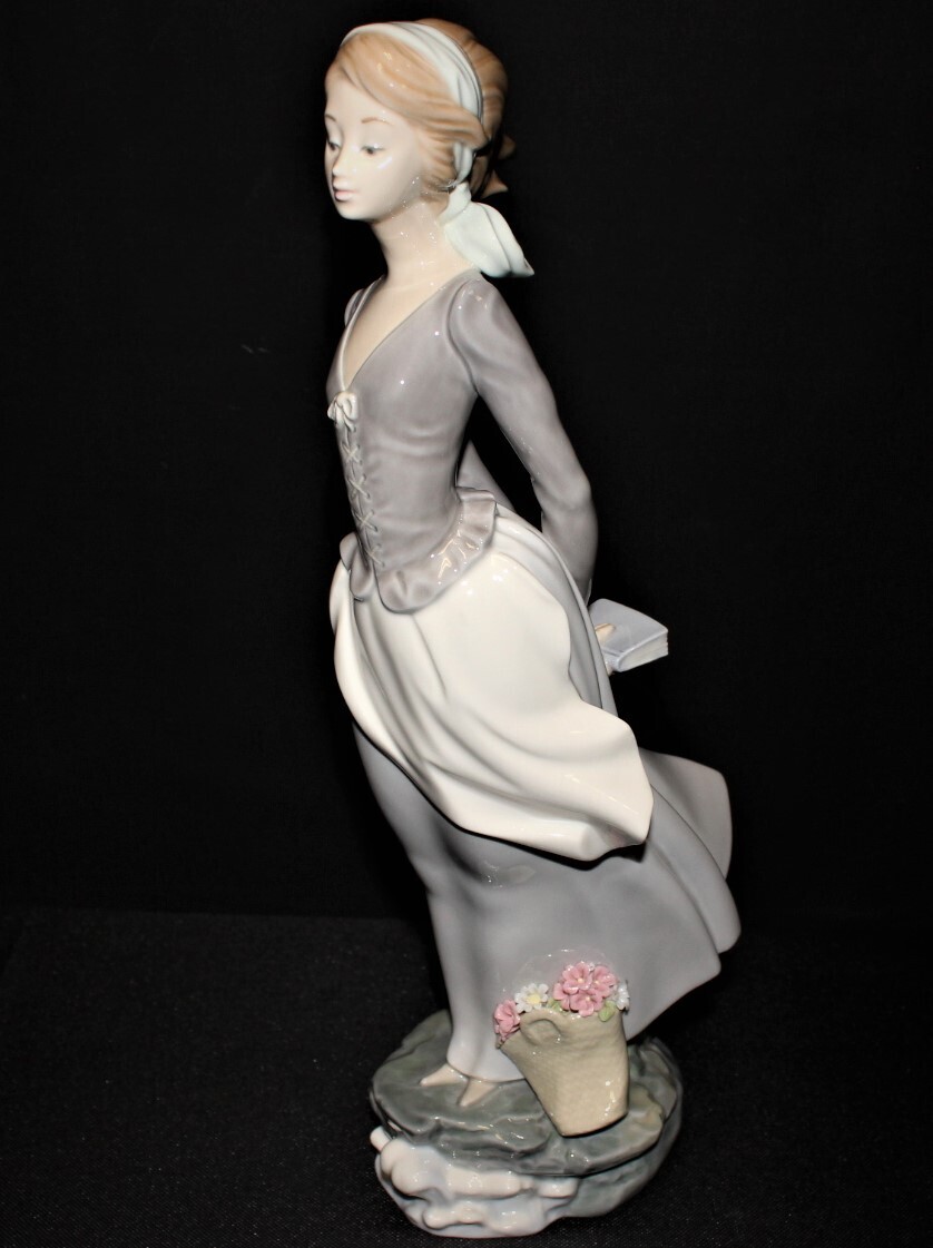 格安スタート☆リヤドロ【海のそよ風 4922】スペイン製 高さ約36cm☆LLADRO