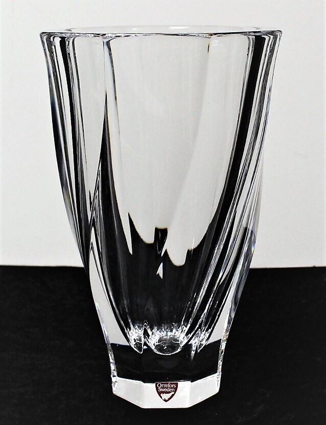 Orrefors Sweden Residence Heavy Crystal Octagonal Swirl 8 Inch Vase, Signed