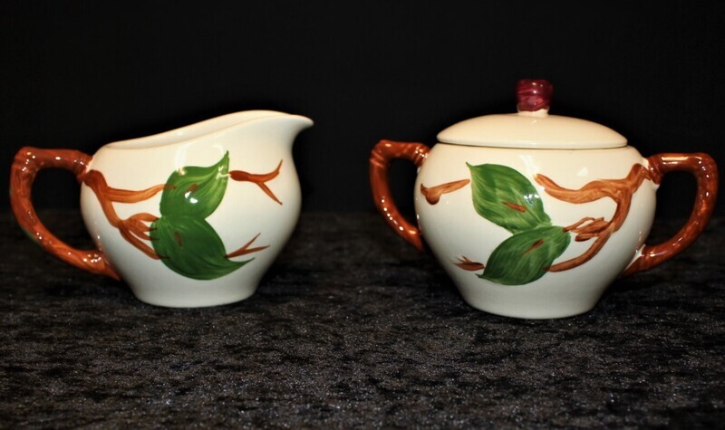 Franciscan Apple Creamer and Sugar Bowl with Lid Earthenware, England Backstamp