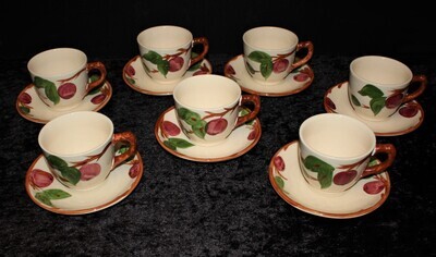 Franciscan Apple Set of 7 Cups and 7 Saucer Plates, England Backstamp