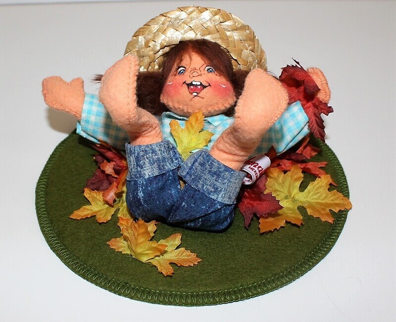 Annalee 1998 Paula Playing in Leaf Pile Mobiltee 6&quot; Girl Plush Doll