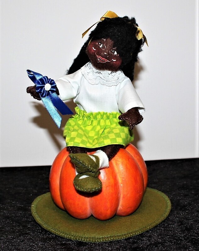 Annalee Patsy&#39;s Prize Pumpkin 1998 African American Mobiltee 8” Plush Doll