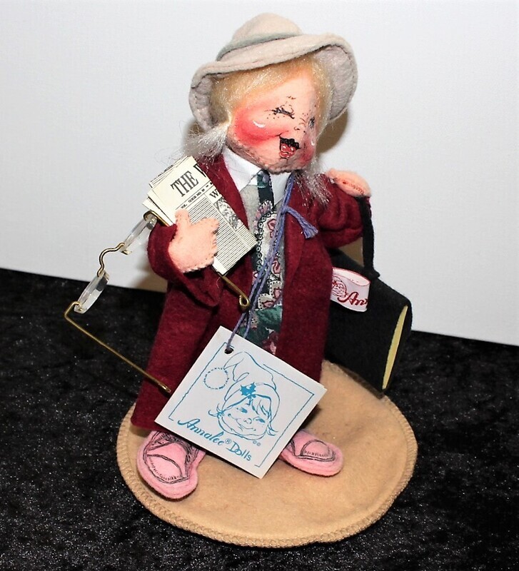 Annalee 1994 Wall Street Journal Business Girl 8” Poseable Doll with Hangtag | #2355