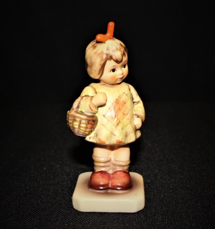 Goebel Hummel &quot;I Brought You a Gift&quot; Girl with Basket Figurine #479, TMK6