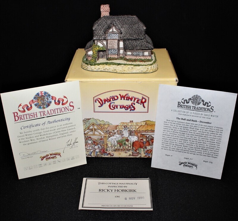 David Winter &quot;The Bull and Bush&quot; DECEMBER British Traditions in Box with COA