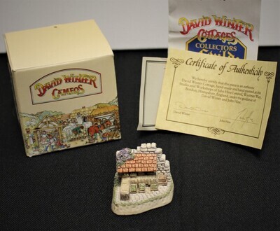 David Winter Market Day Cottage 1991 Cameos Collection in Box with COA