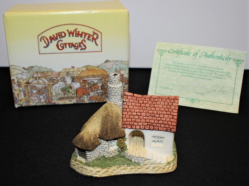 David Winter Cottage "The Pottery" 1990 Collectors Guild Scene in Box with COA