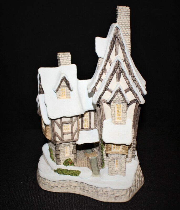 David Winter "Fred’s Home" 1991 Christmas Special Edition in Box with COA