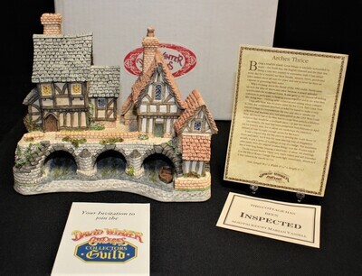 David Winter 1993 Arches Thrice Cottage in Box with COA, HAND SIGNED