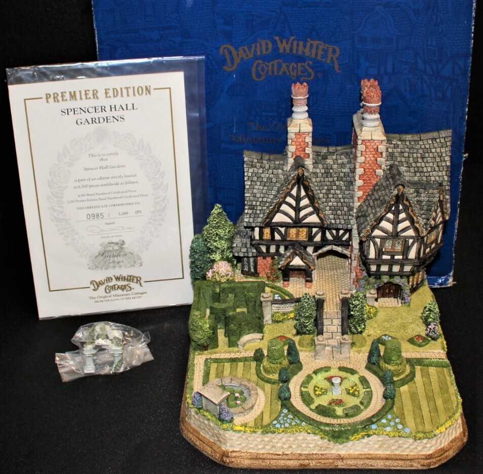 David Winter Spencer Hall Gardens Cottage 1995 Premier Edition 985/2200 in Box with COA