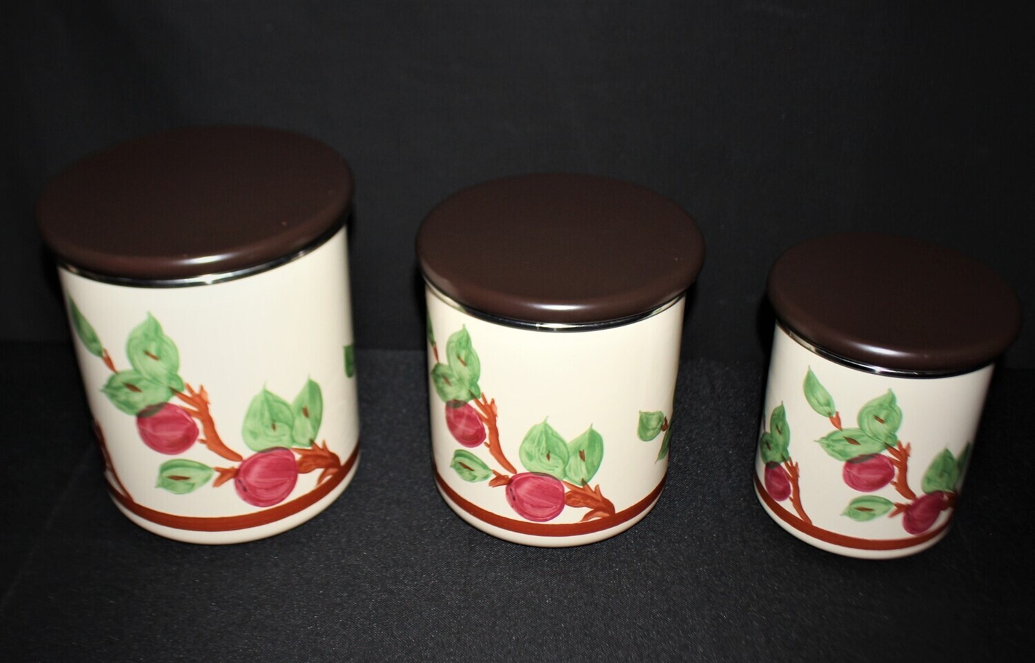 Franciscan Apple Set of 3 Metal Enameled 1.5qt, 2qt and 3qt Canisters with Lids