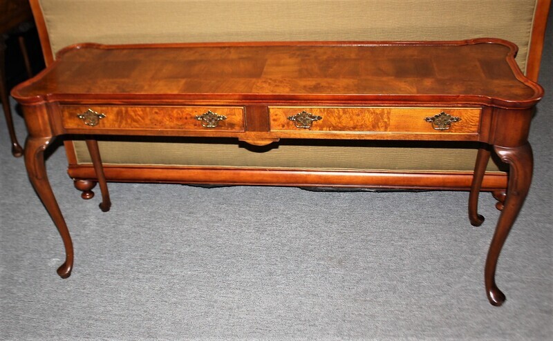 Vintage Hekman Furniture Burl Walnut 2-Drawer Library Hall Sofa Console Table