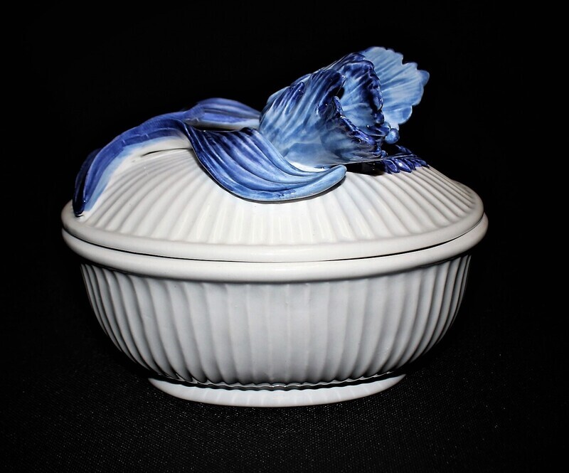 Fitz &amp; Floyd Tulip Bleu Oval 3D Embossed Blue Iris Flower Trinket Box with Lid