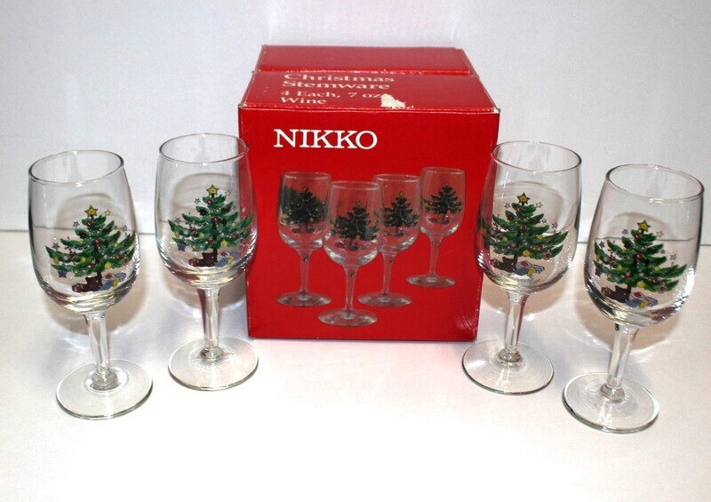 Set of 4 Nikko Christmas 7oz Stemmed Wine Glassware Set in Original Box