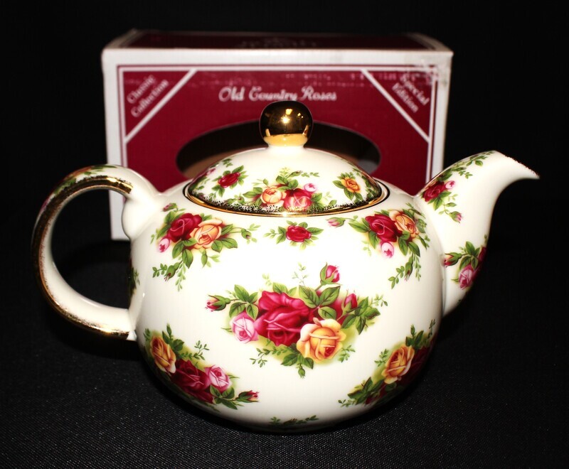 Royal Albert OLD COUNTRY ROSES 1998 Fine Porcelain Classic Teapot in Box - MINT