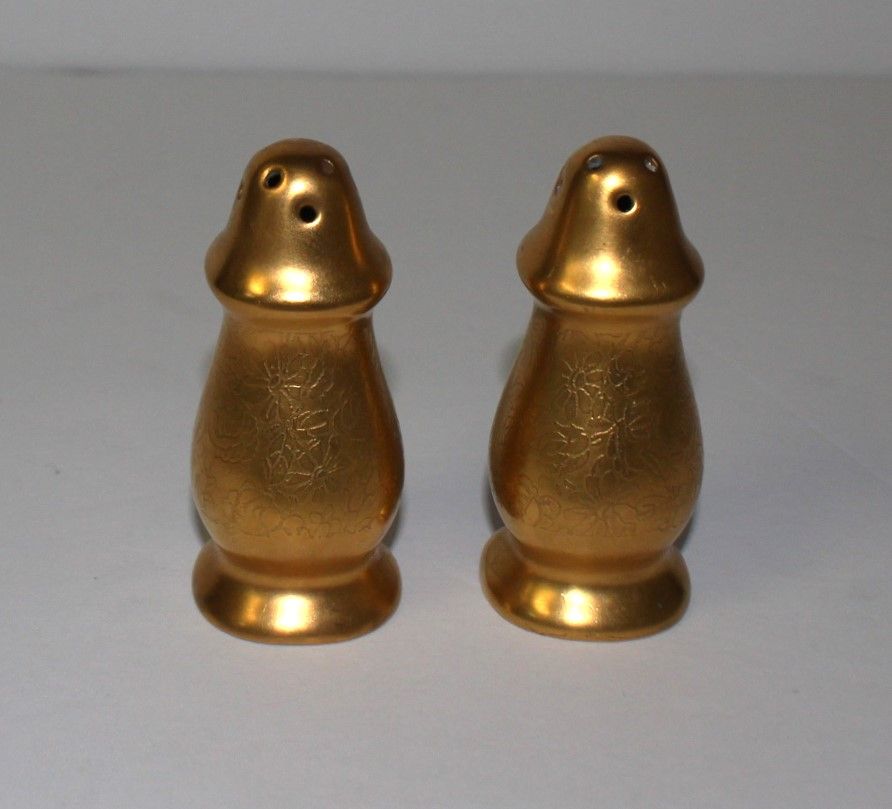 Pickard Rose &amp; Daisy All Over Encrusted Gold Salt &amp; Pepper Shakers w/ Stoppers