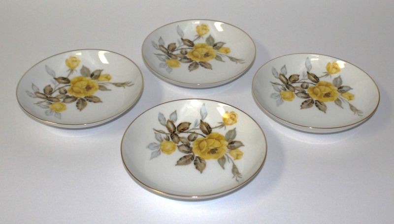 Set of 4 Sango Cotillion Yellow Rose 5.5" Coupe Fruit Dessert Bowls, Japan