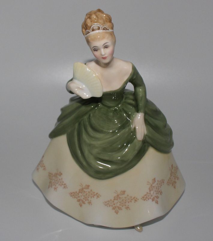 Royal Doulton Soiree 7.5” Victorian Lady in Green Dress Figurine HN 2312