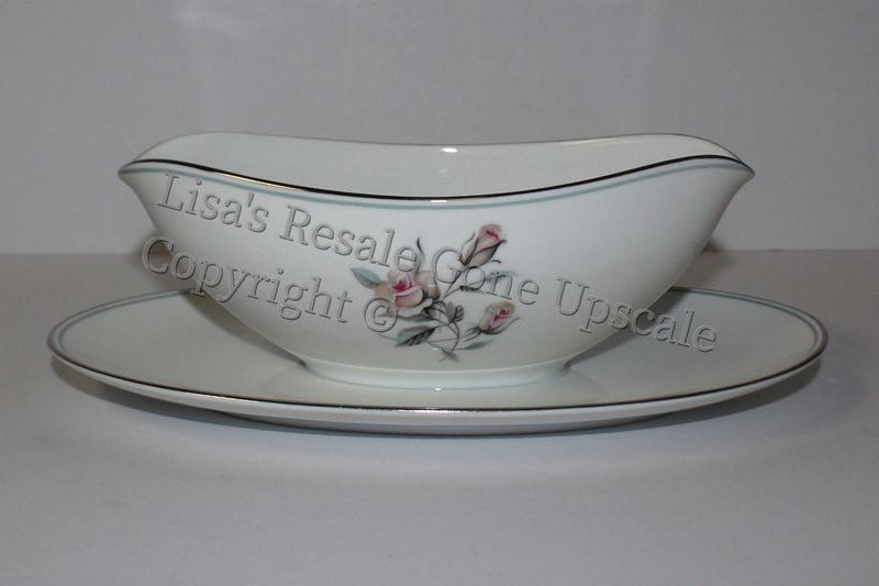 Noritake Margot Gravy Boat with Attached Underplate 5605, Japan