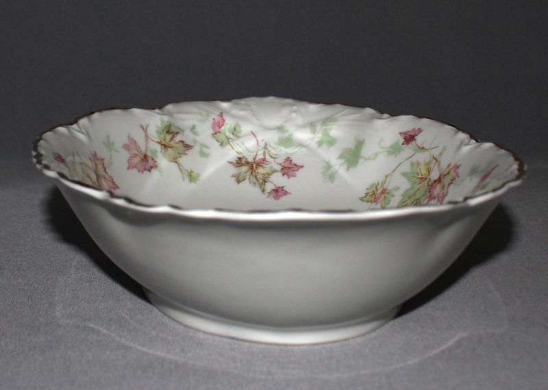 Hutschenreuther Selb Bavaria Maple Leaf Scalloped 9" Oval Vegetable Serving Bowl