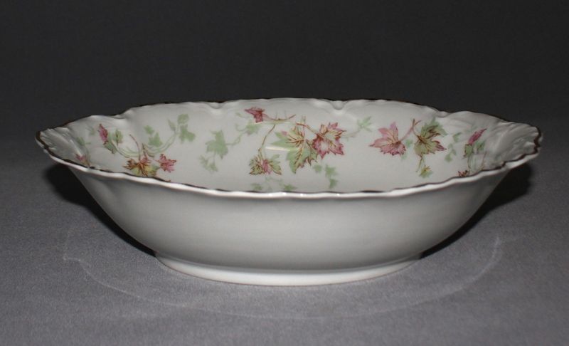Hutschenreuther Selb Bavaria Maple Leaf Scalloped 9&quot; Oval Vegetable Serving Bowl