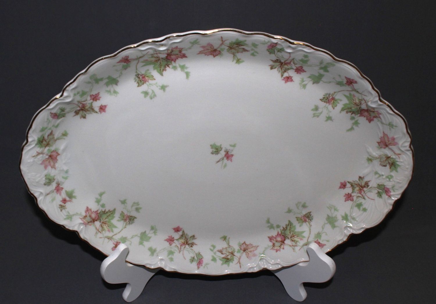 Hutschenreuther Selb Bavaria Maple Leaf Scalloped 14&quot; Oval Serving Platter