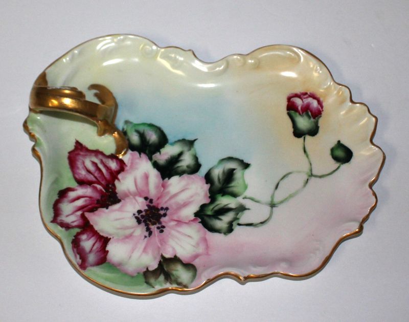 Tressemanes &amp; Vogt Limoges Venice Hand Painted Floral T&amp;V Handle Plate 1896-1900