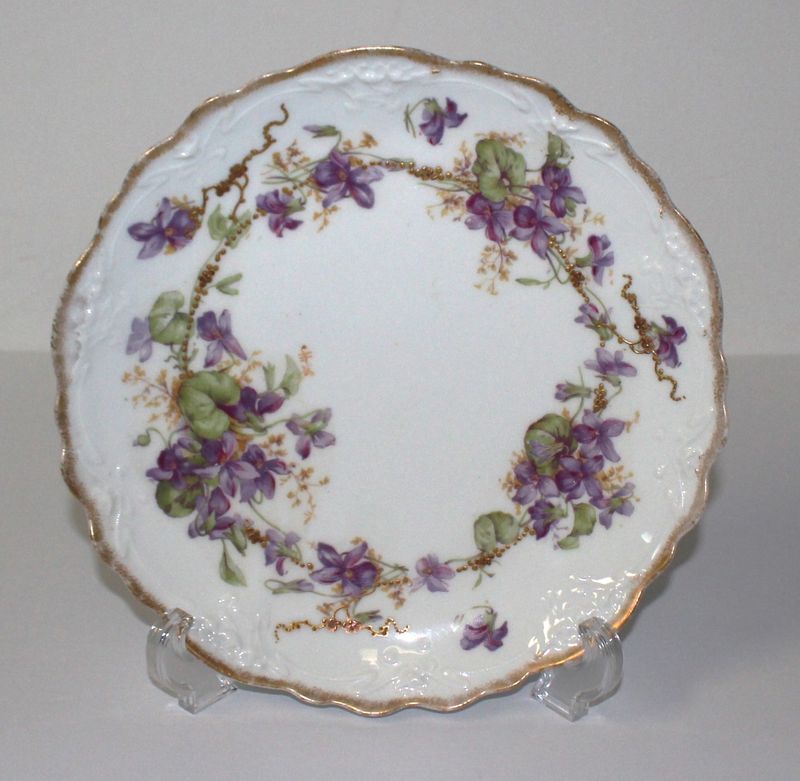 Limoges Coronet France BMoeM Purple Violet Flowers 8 5/8” Scalloped Plate