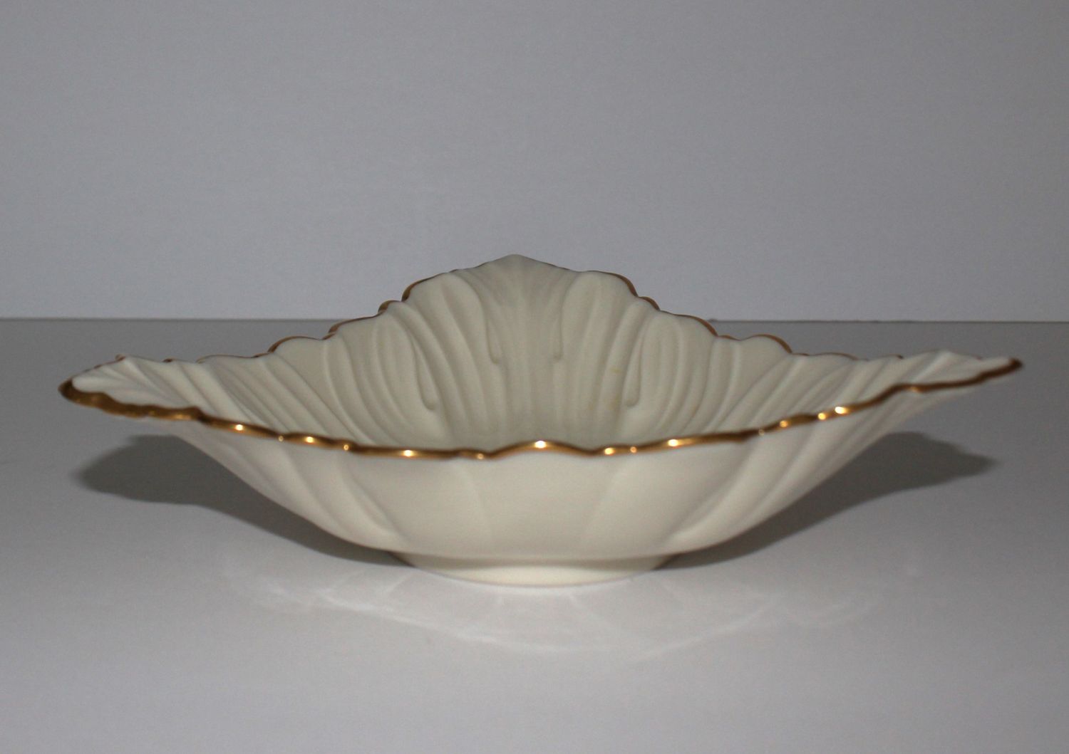 Lenox Sculptured Triangle Leaf Candy Nut Bowl Trinket Dish with Gold Trim