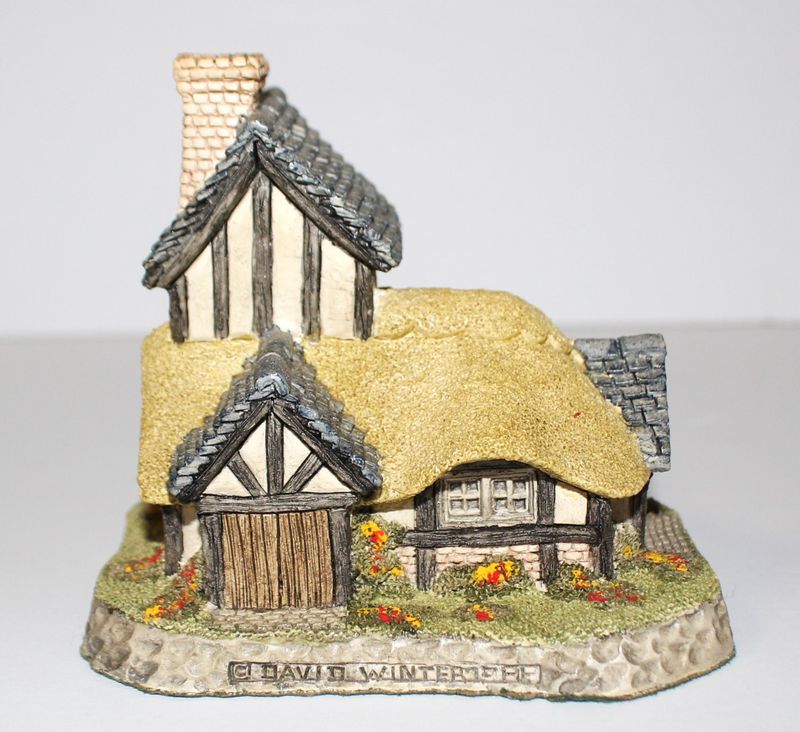 David Winter Cartwrights Cottage 1988 Charitable Collection in Box with COA