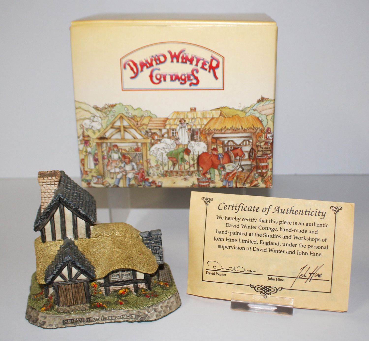 David Winter Cartwrights Cottage 1988 Charitable Collection in Box with COA