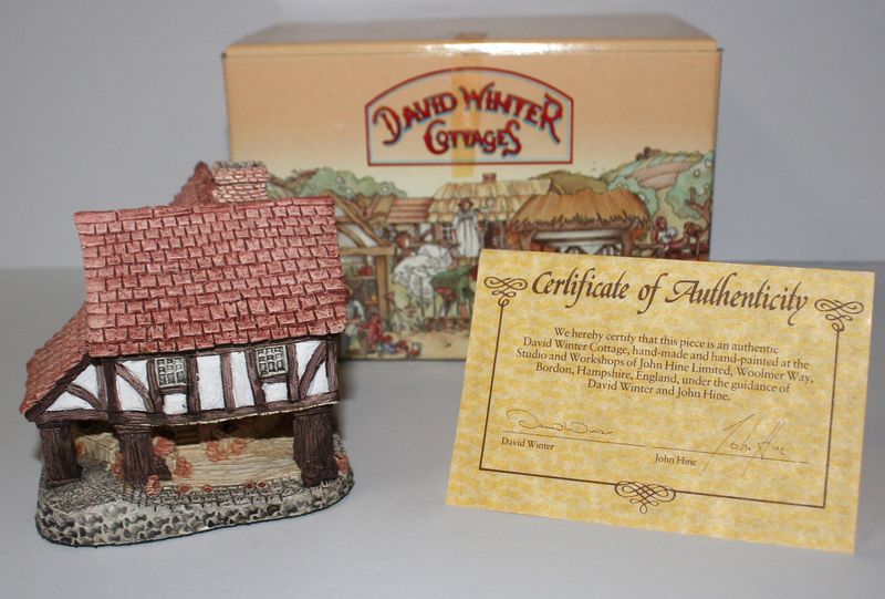David Winter &quot;Little Market&quot; 1980 At Center of the Village in Box with COA