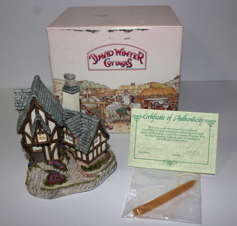 David Winter Candlemaker's Cottage 1991 Collectors Guild Scene in Box with COA