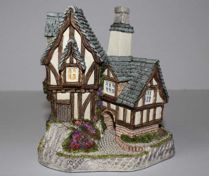 David Winter Candlemaker's Cottage 1991 Collectors Guild Scene in Box with COA