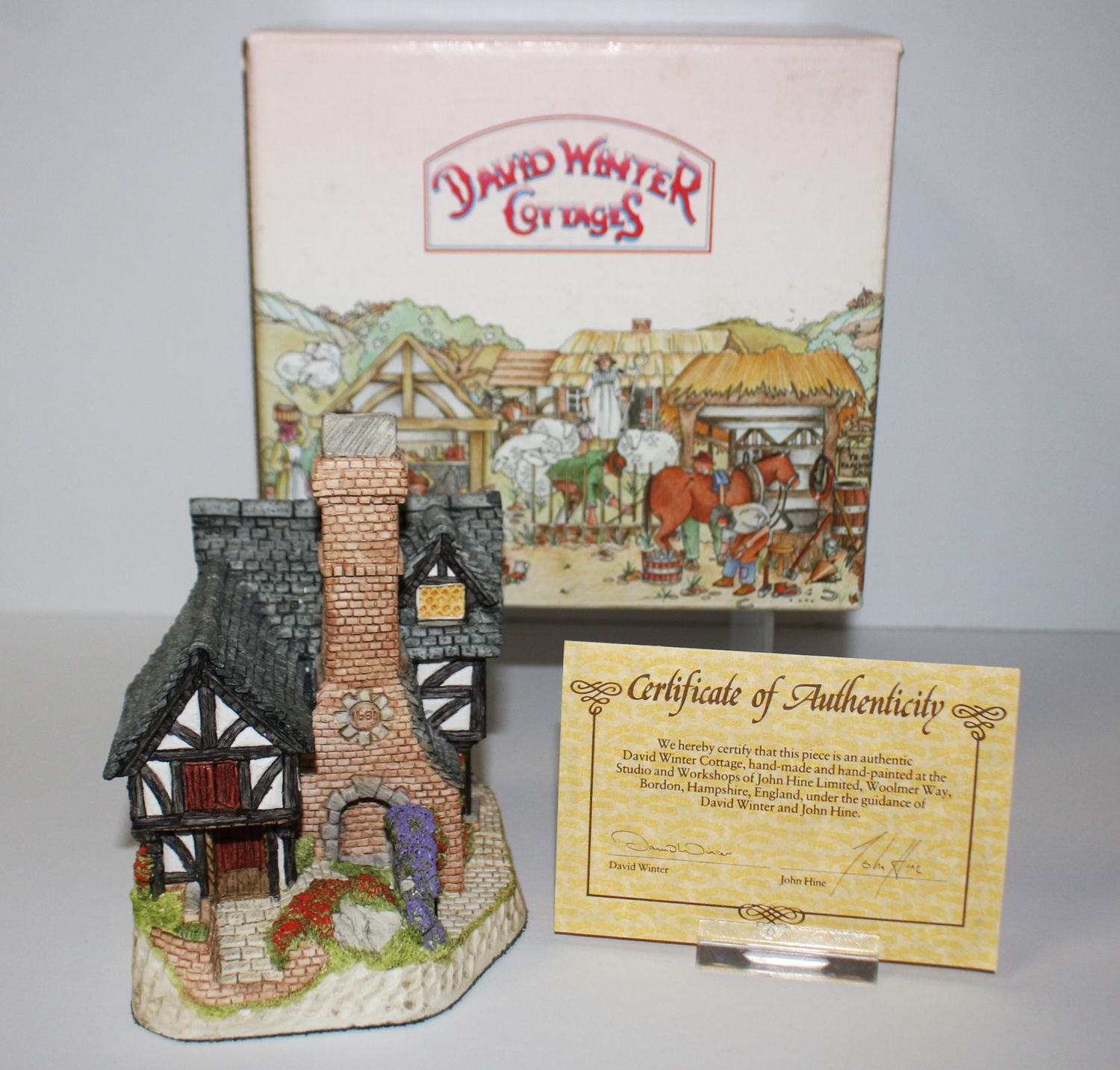 David Winter Cottage &quot;Inglenook&quot; 1991 Main Collection in Box with COA