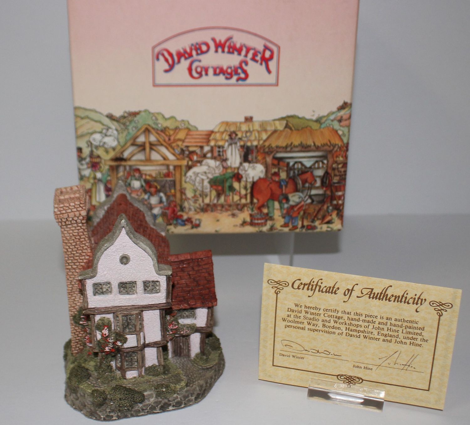 David Winter Suffolk House Cottage 1985 Main Collection in Box with COA