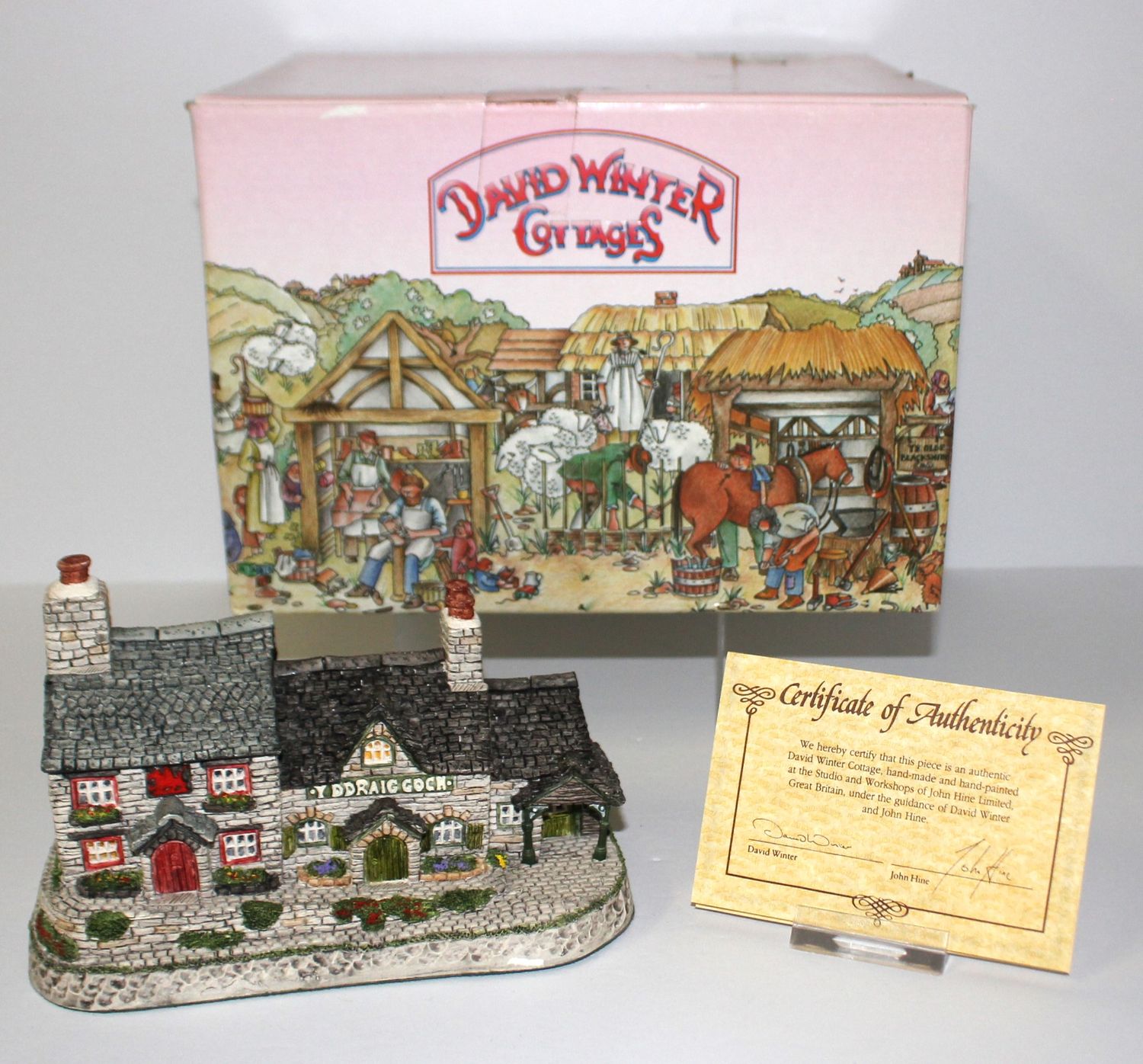David Winter Y&#39; Ddraig Goch Cottage 1993 Welsh Collection in Box with COA