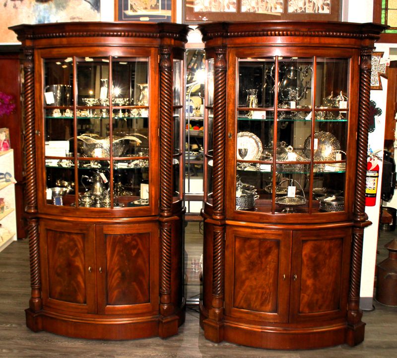 Pair of Massive Henredon Flame Mahogany Lighted Curio Display Cabinets