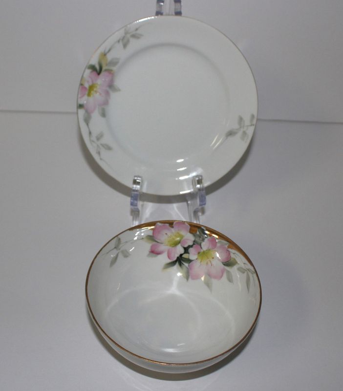 Noritake Azalea &quot;NIPPON&quot; Pink Floral 2-Piece Whipped Cream Bowl with Plate