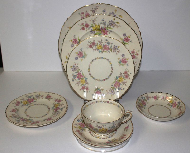 SYRACUSE China “Briarcliff” Federal Shape 7-Piece Place Setting - Multiple Available
