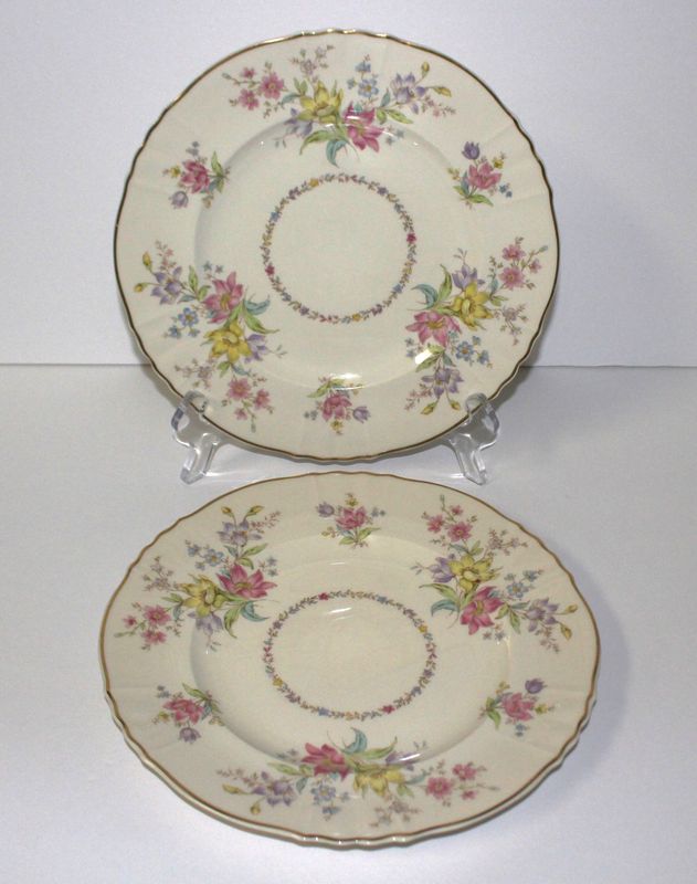 Set of 2 SYRACUSE “Briarcliff” Federal Shape 9 1/8&quot; Luncheon Plates